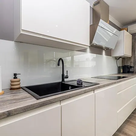 Aquavista With Private Pool Apartment *