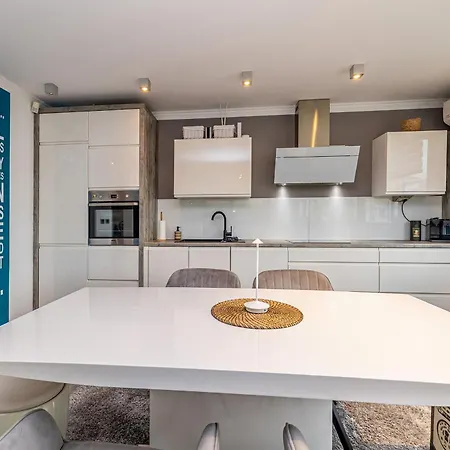 Aquavista With Private Pool Apartment