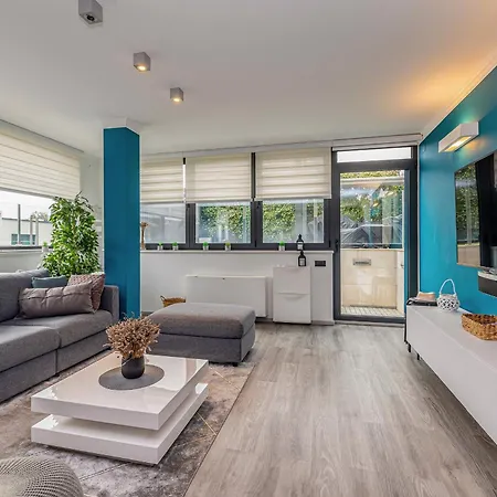 Aquavista With Private Pool