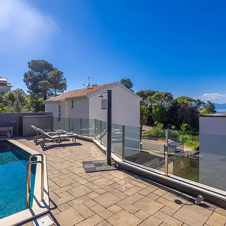 Aquavista With Private Pool * Malinska