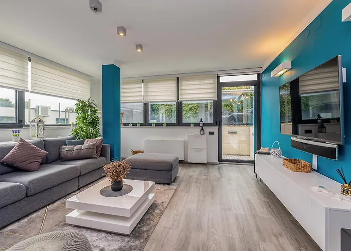 Aquavista With Private Pool