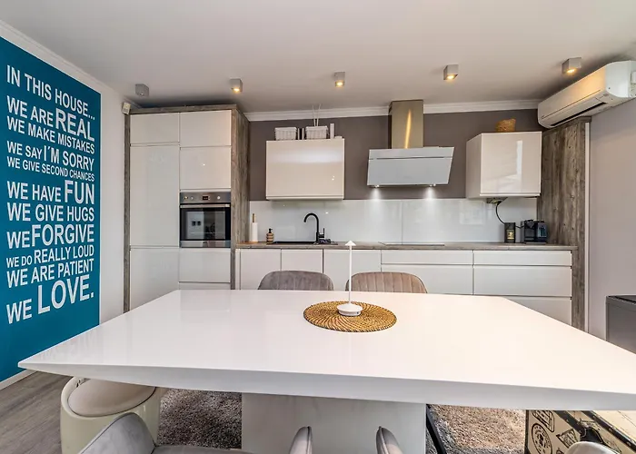 Aquavista With Private Pool Lägenhet