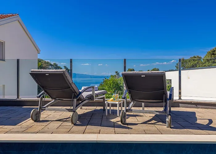 Aquavista With Private Pool * Malinska