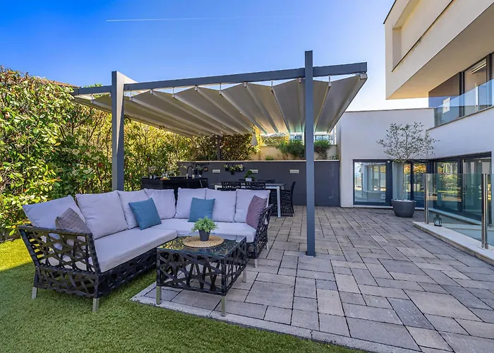 Aquavista With Private Pool *